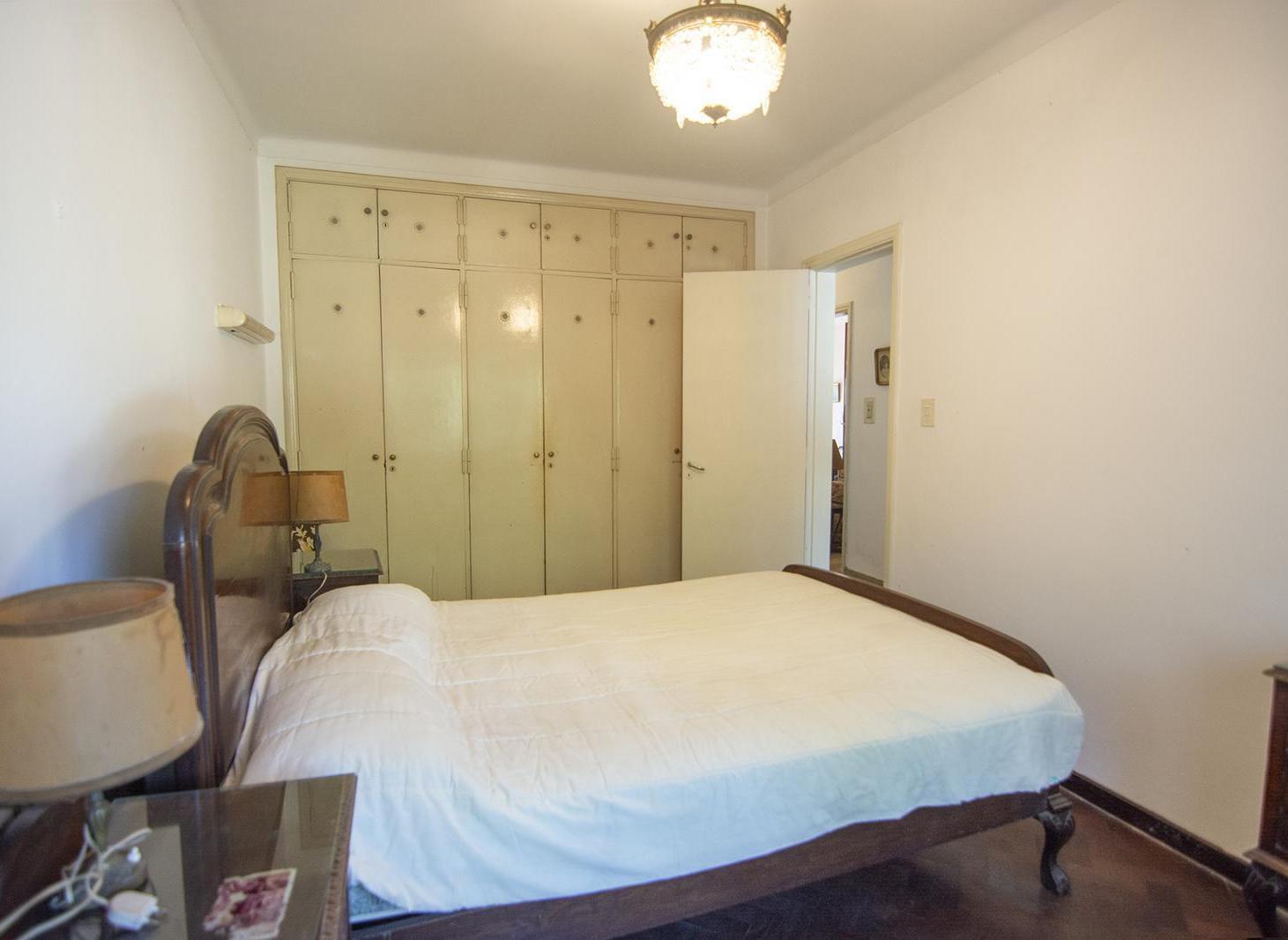 Foto de Casa en venta 7 ambientes en Hurlingham apto crédito, imagen 3
