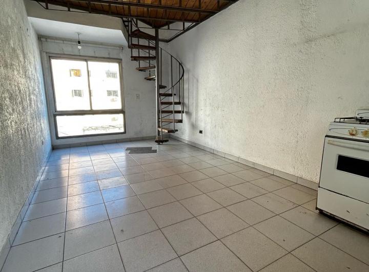 Dpto con terraza propia y ubicación privilegiada 2