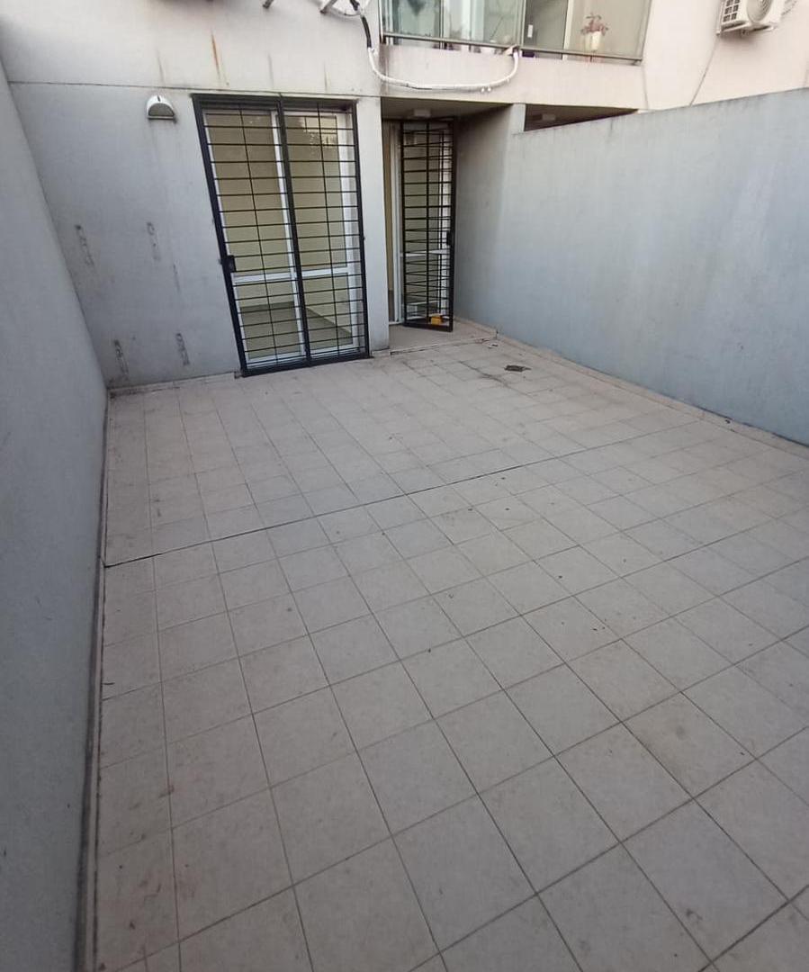 Patio supergrande · Departamento 1 dormitorio  Cofico