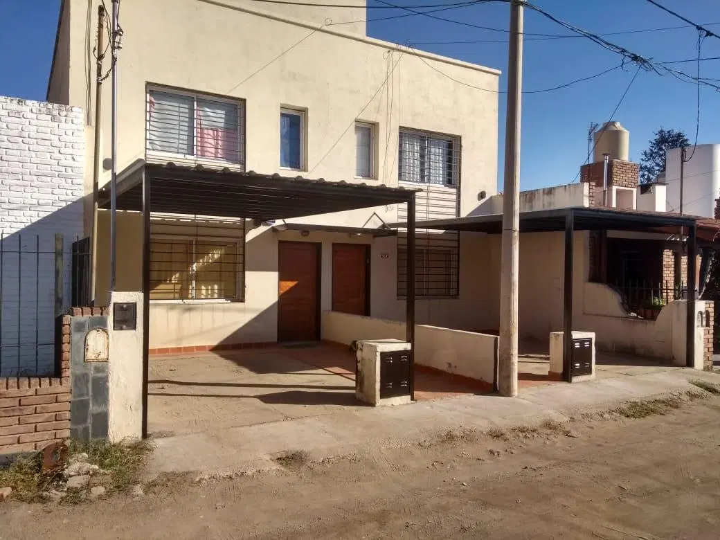 Dúplex con patio y terraza 1