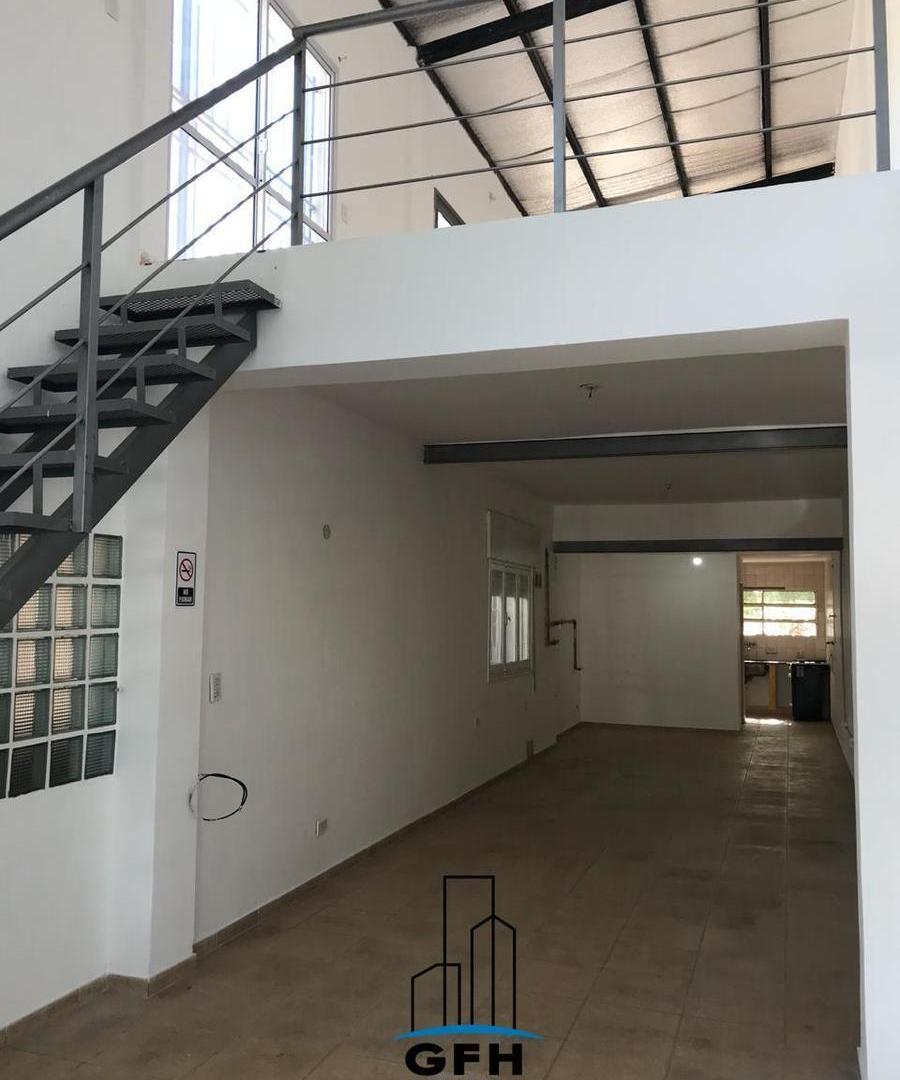 Foto de Local con entrepiso en pleno Bº Jardín!!, imagen 3