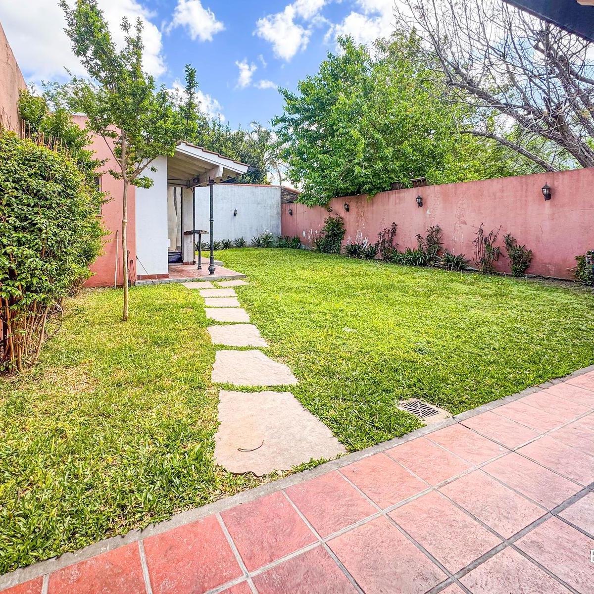 Chalet en Venta en Hurlingham 4
