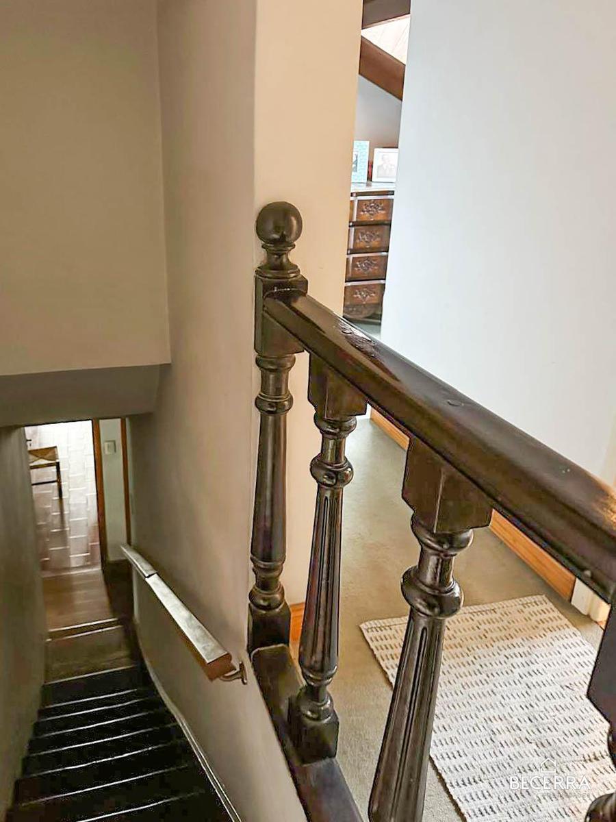 Chalet con Consultorios en Venta en Hurlingham 5