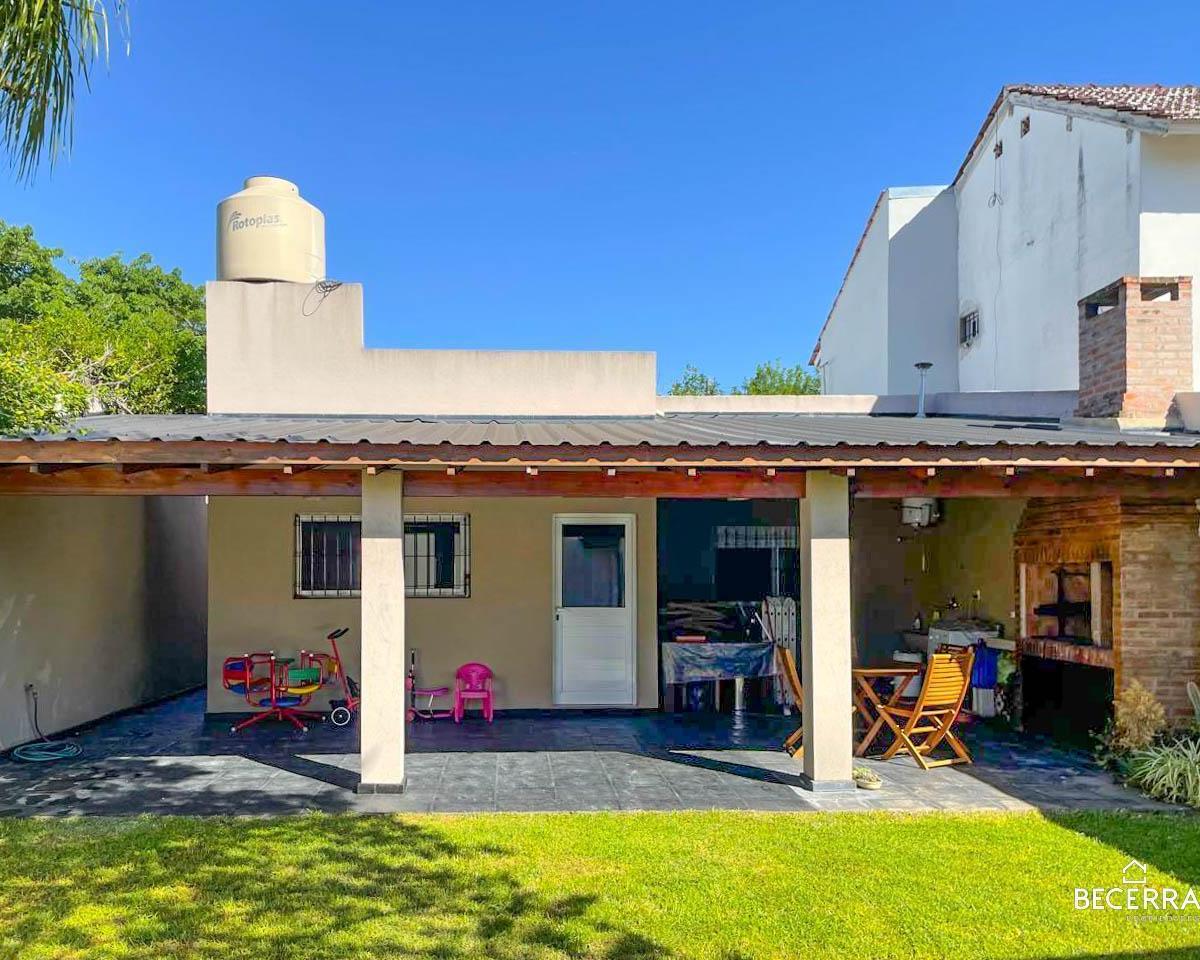 Casa en Venta en Parque Quirno 3