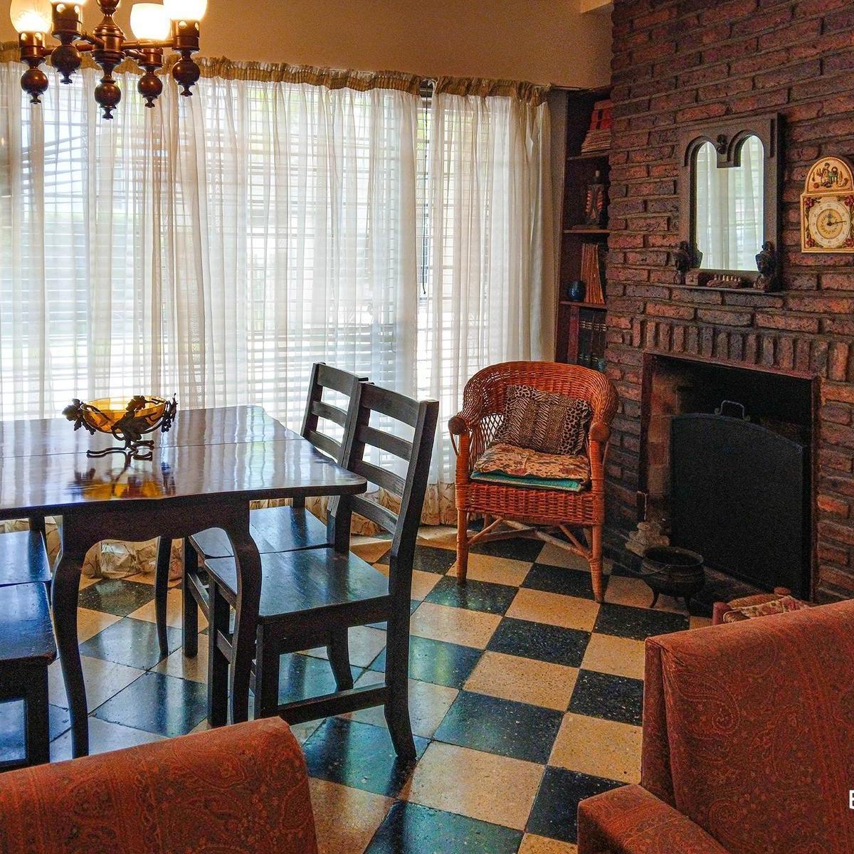 Venta de Chalet en Parque Johnston - Hurlingham 3
