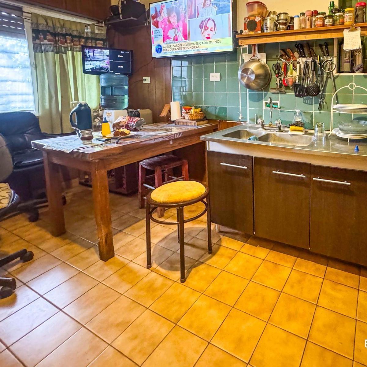 Casa 3 Ambientes con Jardín en Venta en Hurlingham 5