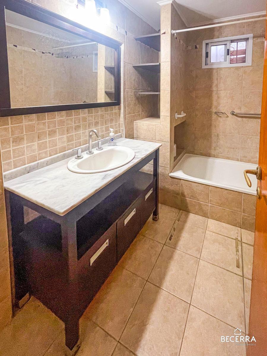 Chalet en Venta en Parque Johnston 5