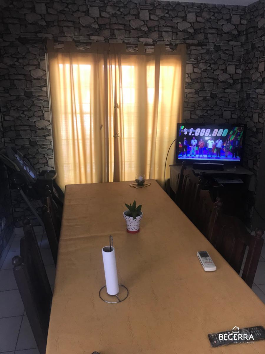 Duplex 4 Ambientes en Venta en Hurlingham 2
