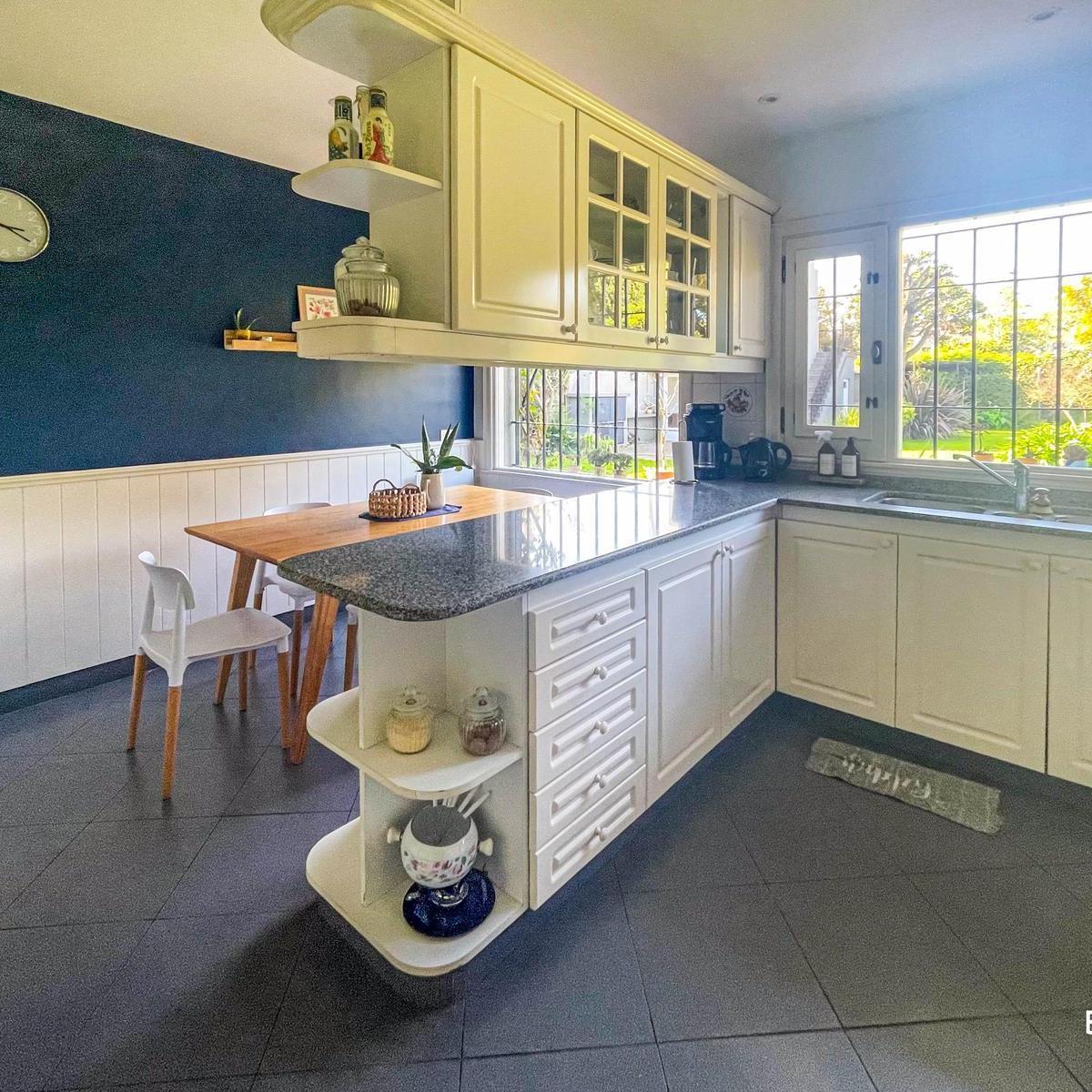 Imponente Chalet de Estilo Clásico en Parque Johnston - Venta en Hurlingham 4