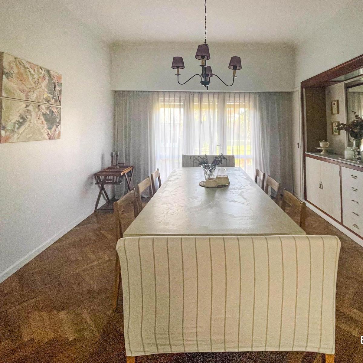 Imponente Chalet de Estilo Clásico en Parque Johnston - Venta en Hurlingham 1