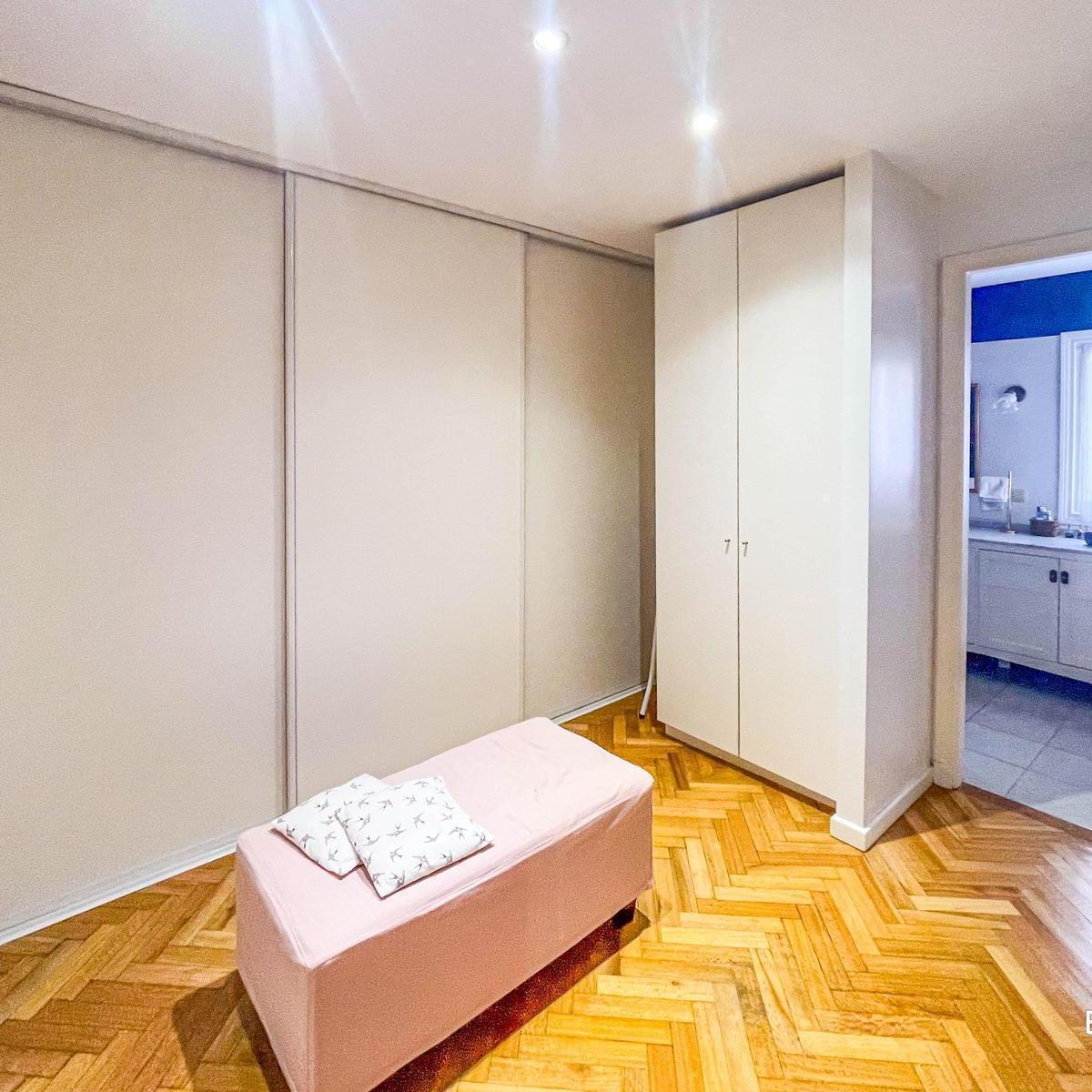 Imponente Chalet de Estilo Clásico en Parque Johnston - Venta en Hurlingham 3