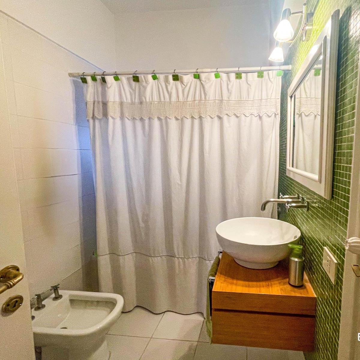 Imponente Chalet de Estilo Clásico en Parque Johnston - Venta en Hurlingham 2