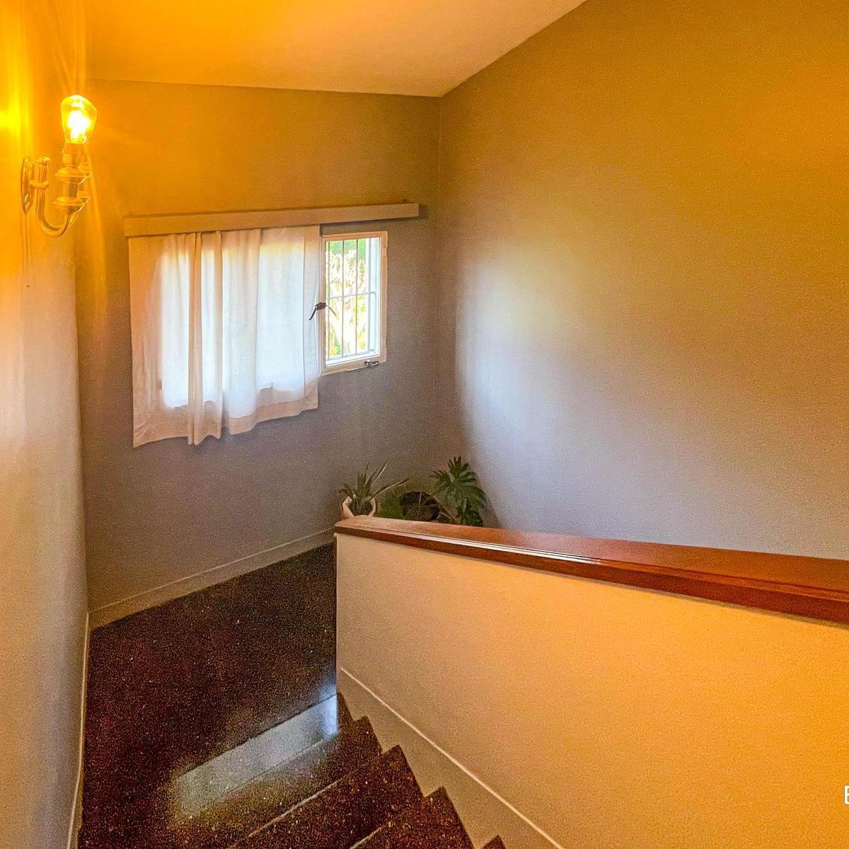 Imponente Chalet de Estilo Clásico en Parque Johnston - Venta en Hurlingham 5