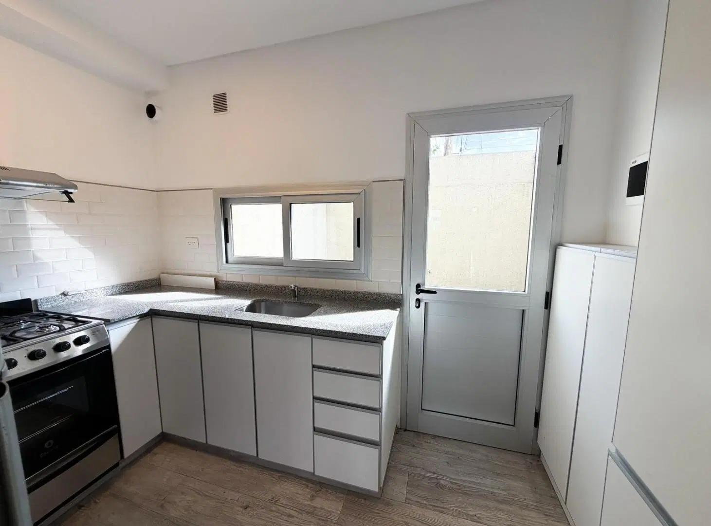 Duplex en Alquiler - Condominio La Mora - Hurlingham 2