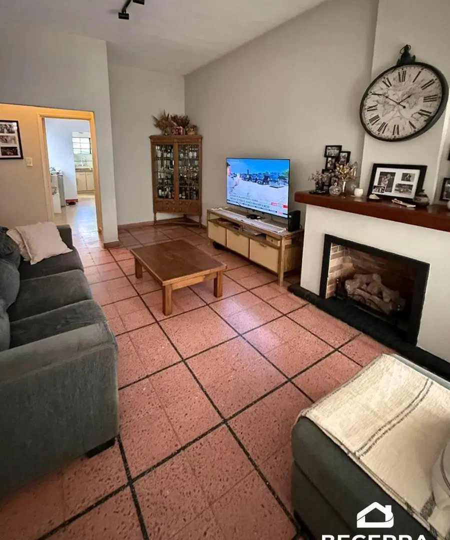 Casa en Venta en Parque Johnston 2