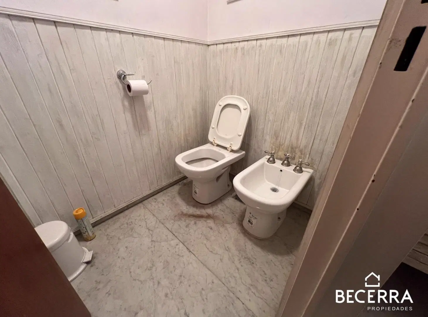 Imponente Casa de Estilo y Diseño en Venta - A 1 cuadra de la Plaza de Hurlingham 1