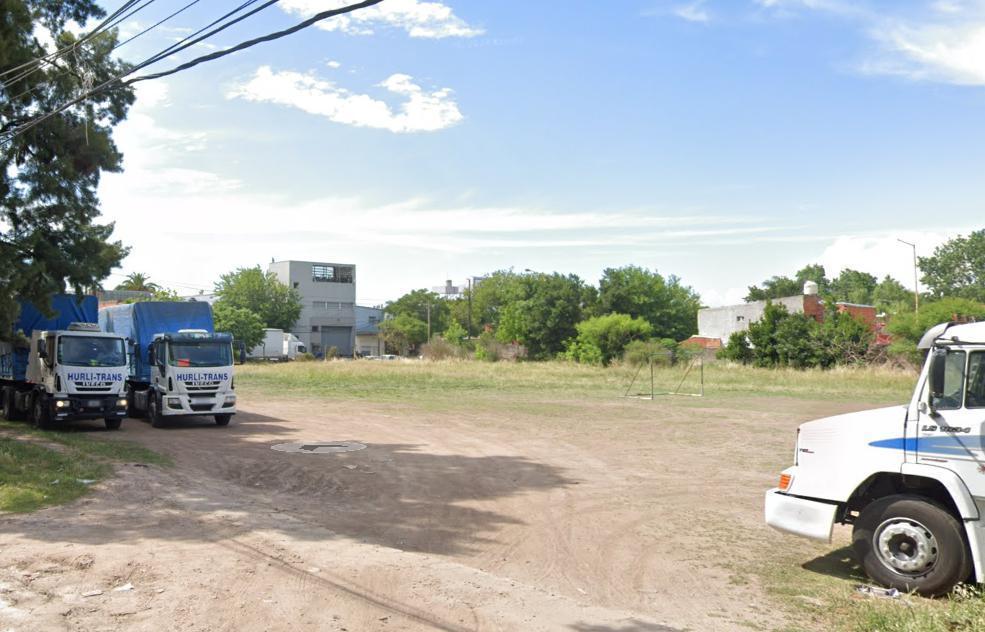 Foto de Terreno en zona semi industrial en Venta en Hurlingham, imagen 1