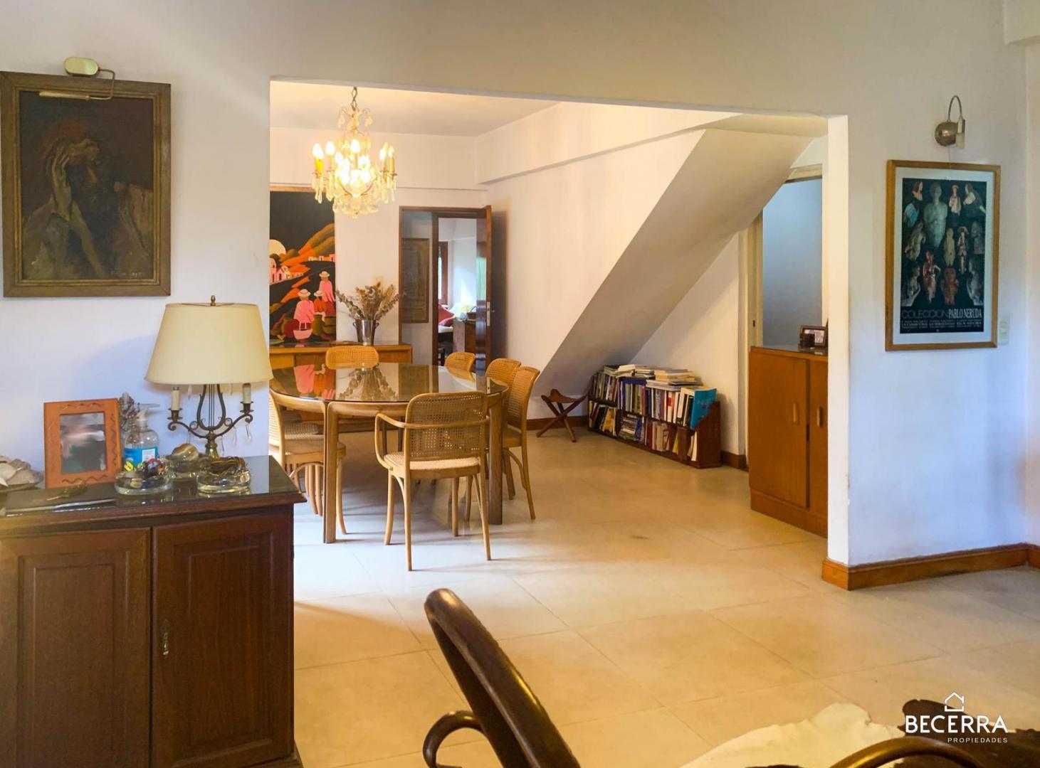 Foto de Chalet con consultorios en Venta en Hurlingham, imagen 3