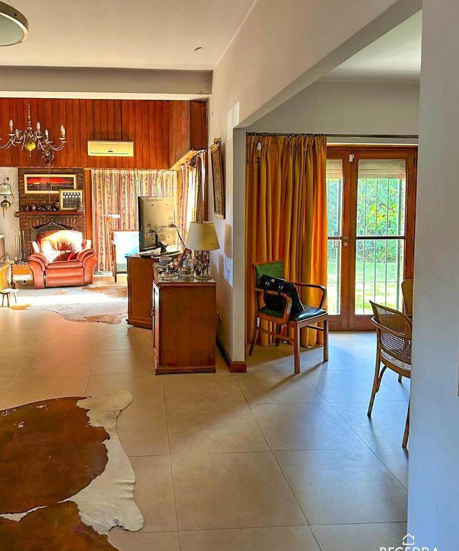 Foto de Chalet con consultorios en Venta en Hurlingham, imagen 4