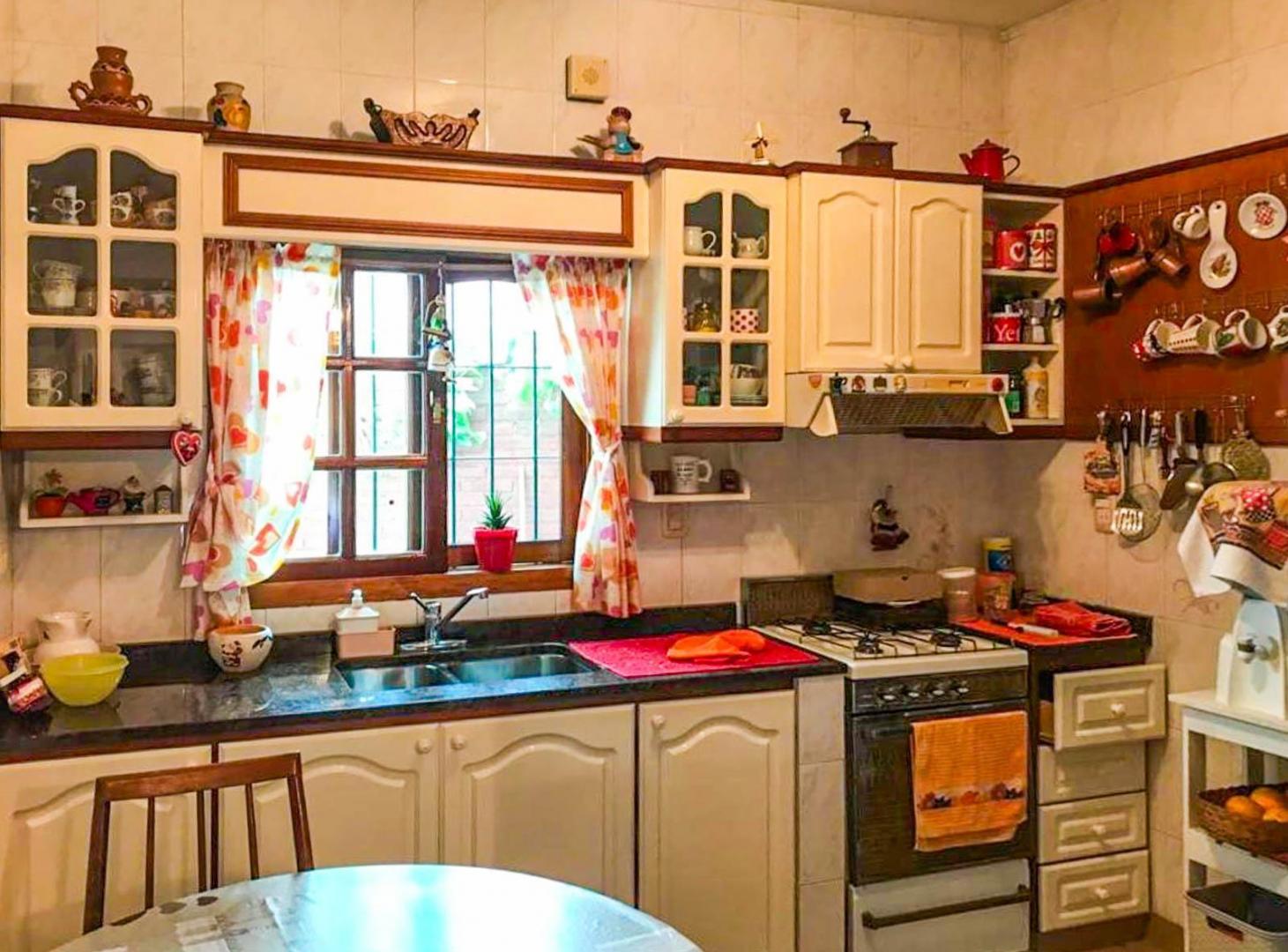 Foto de Casa PH 3 ambientes en Venta en Hurlingham, imagen 4