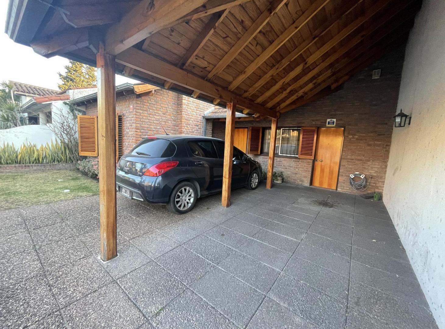 Foto de Chalet en Venta en Parque Johnston, imagen 3