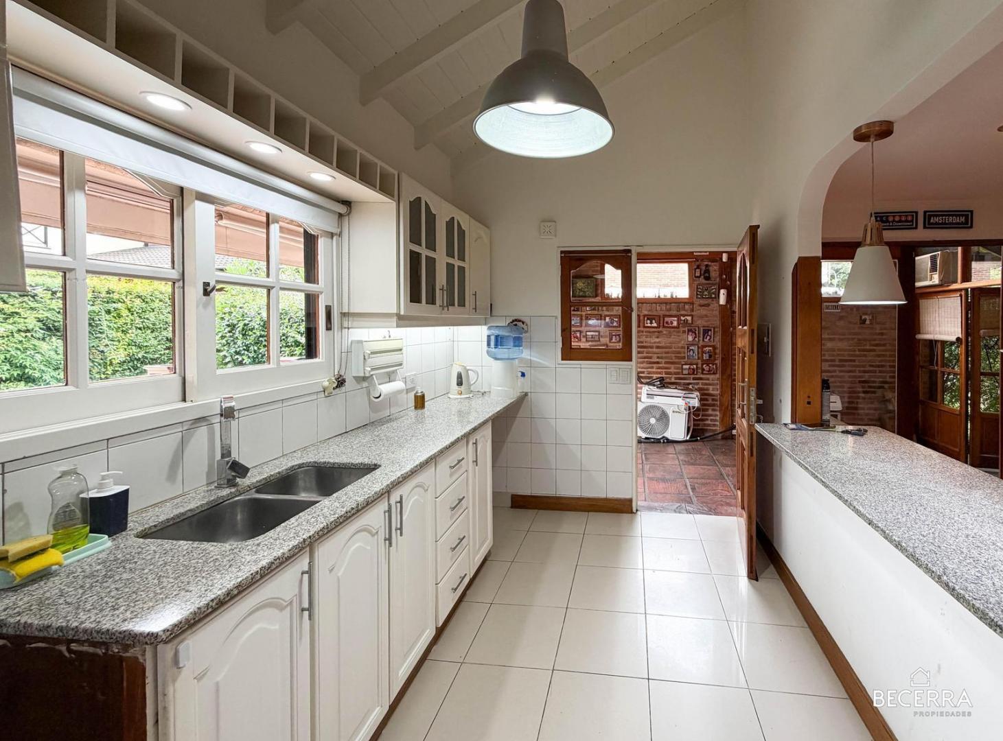 Foto de Casa en Venta en Parque La Luz - Hurlingham, imagen 3