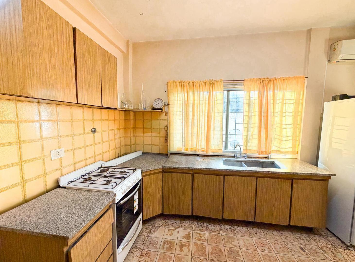 Foto de Venta - Amplia casa familiar en dos plantas con fondo libre y terraza, imagen 5