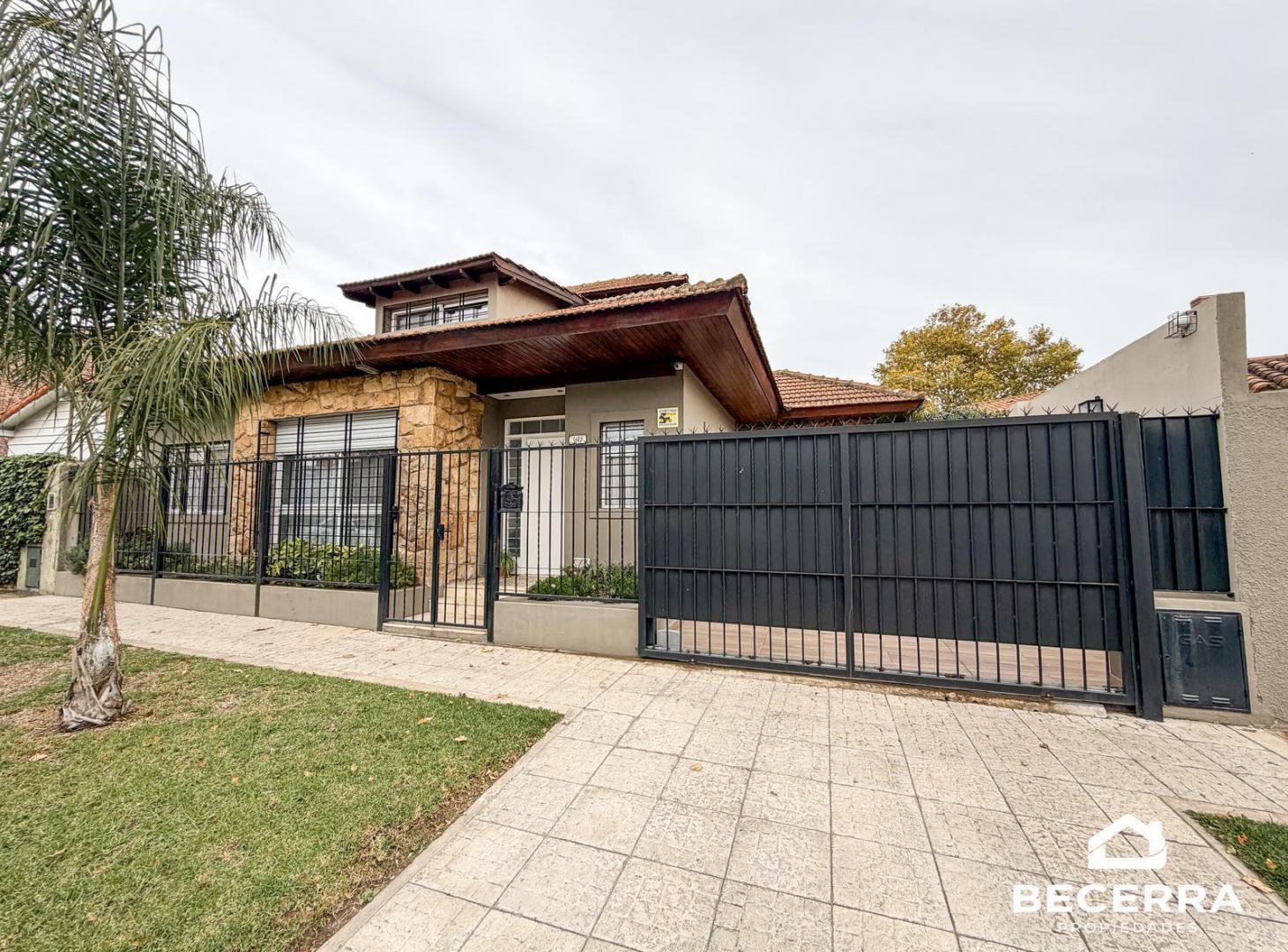 Foto de Casa en Venta en Barrio Inglés - Hurlingham, imagen 1