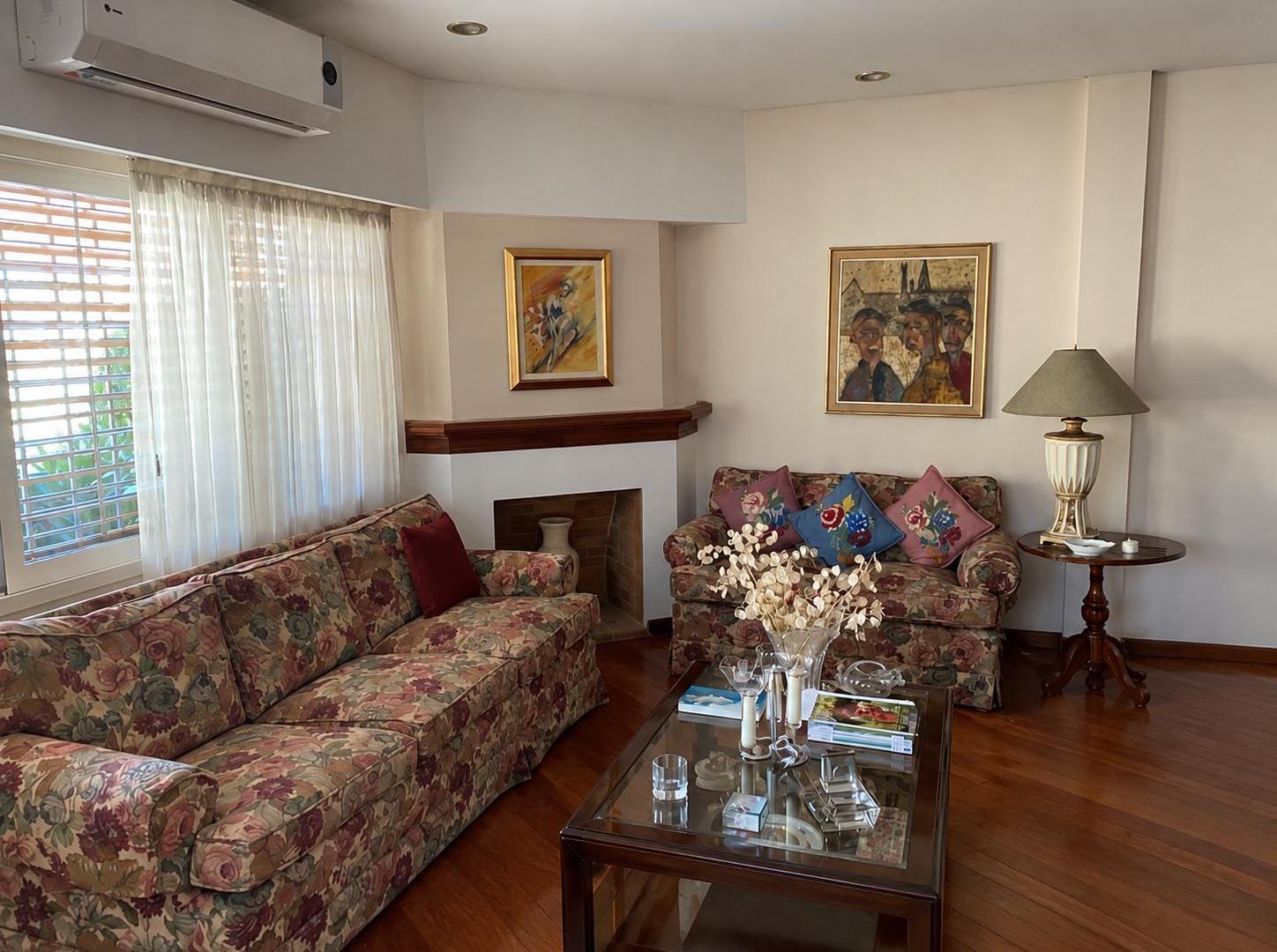 Foto de Chalet en Venta en Barrio Inglés - Hurlingham, imagen 2