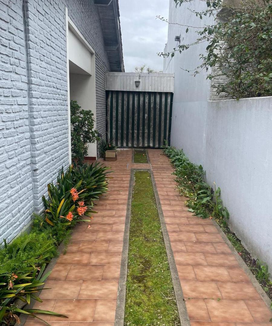 Foto de Casa en Venta en Hurlingham, imagen 2