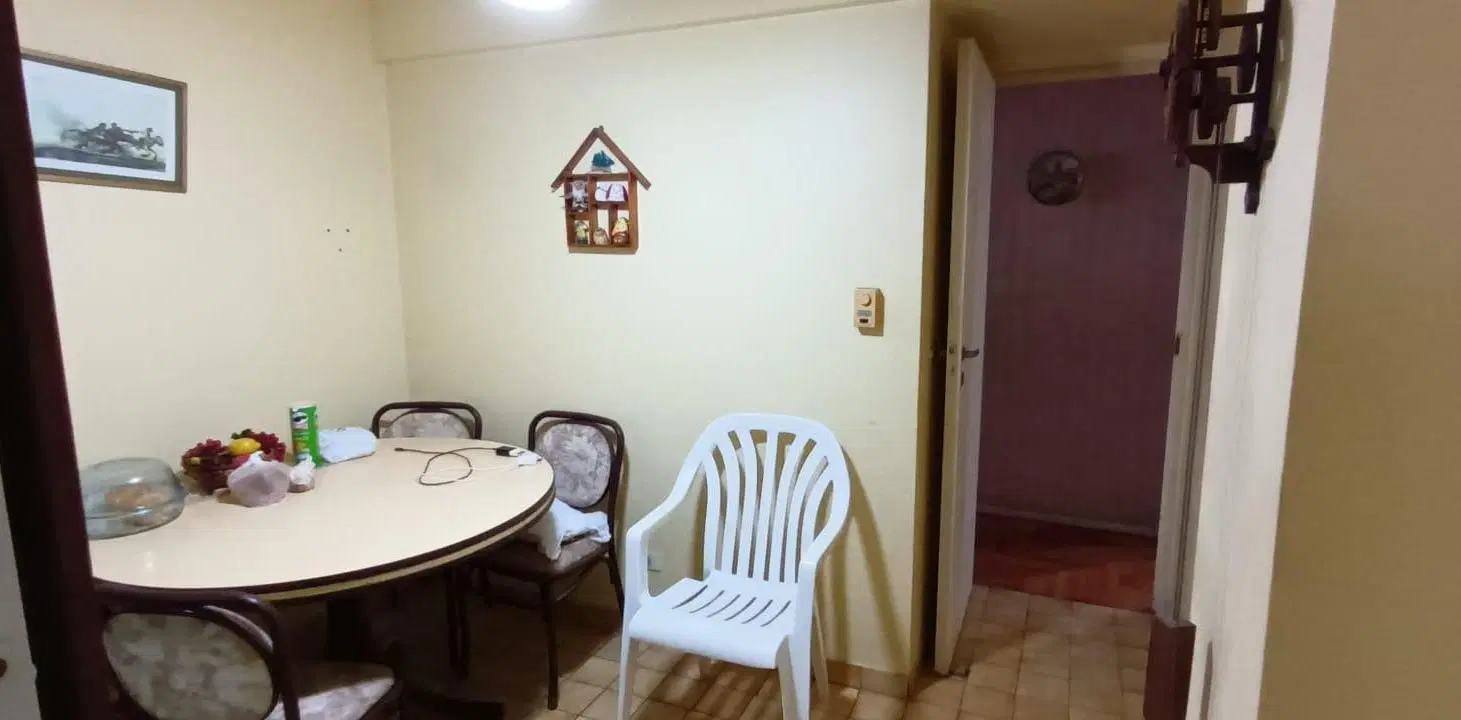 Departamento de 4 ambientes en Parque Chas con cochera, baño, toilette, y dependencia de servicio co 4