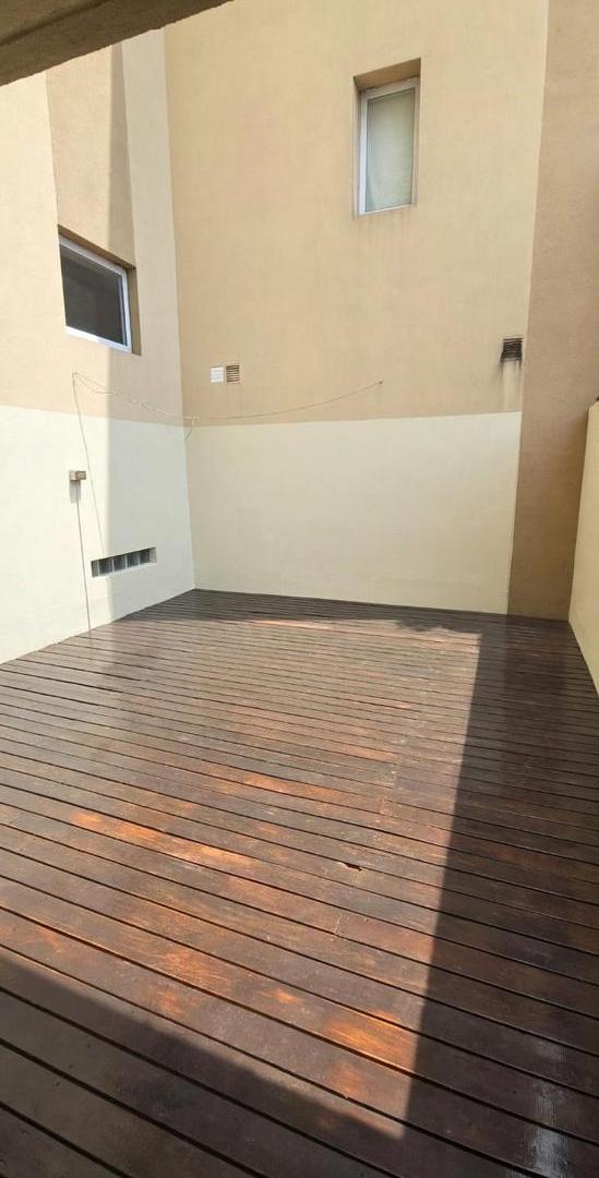 Foto de Departamento de 2 ambientes coon patio y terraza compartida con, imagen 1
