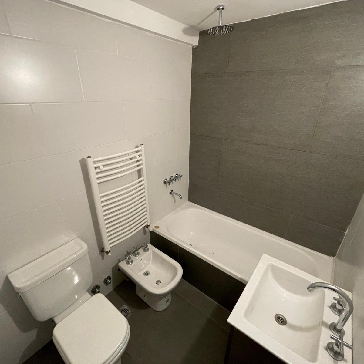 Alquiler Piso 3 Ambientes con Cochera 1