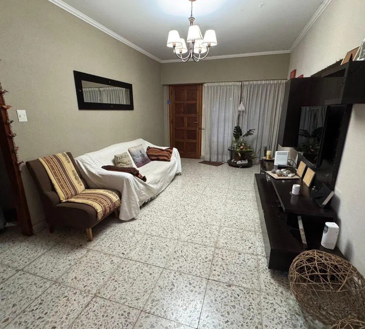 Venta casa 4 ambientes con fondo Quilmes Oeste 2