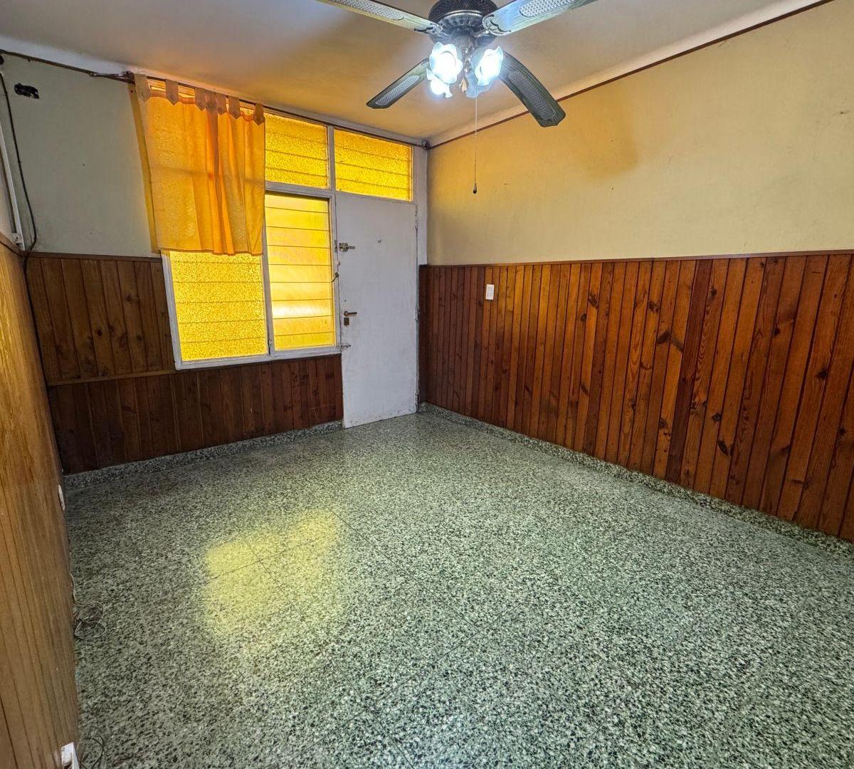 Foto de Venta casa 3 ambientes con cochera y patio, imagen 2