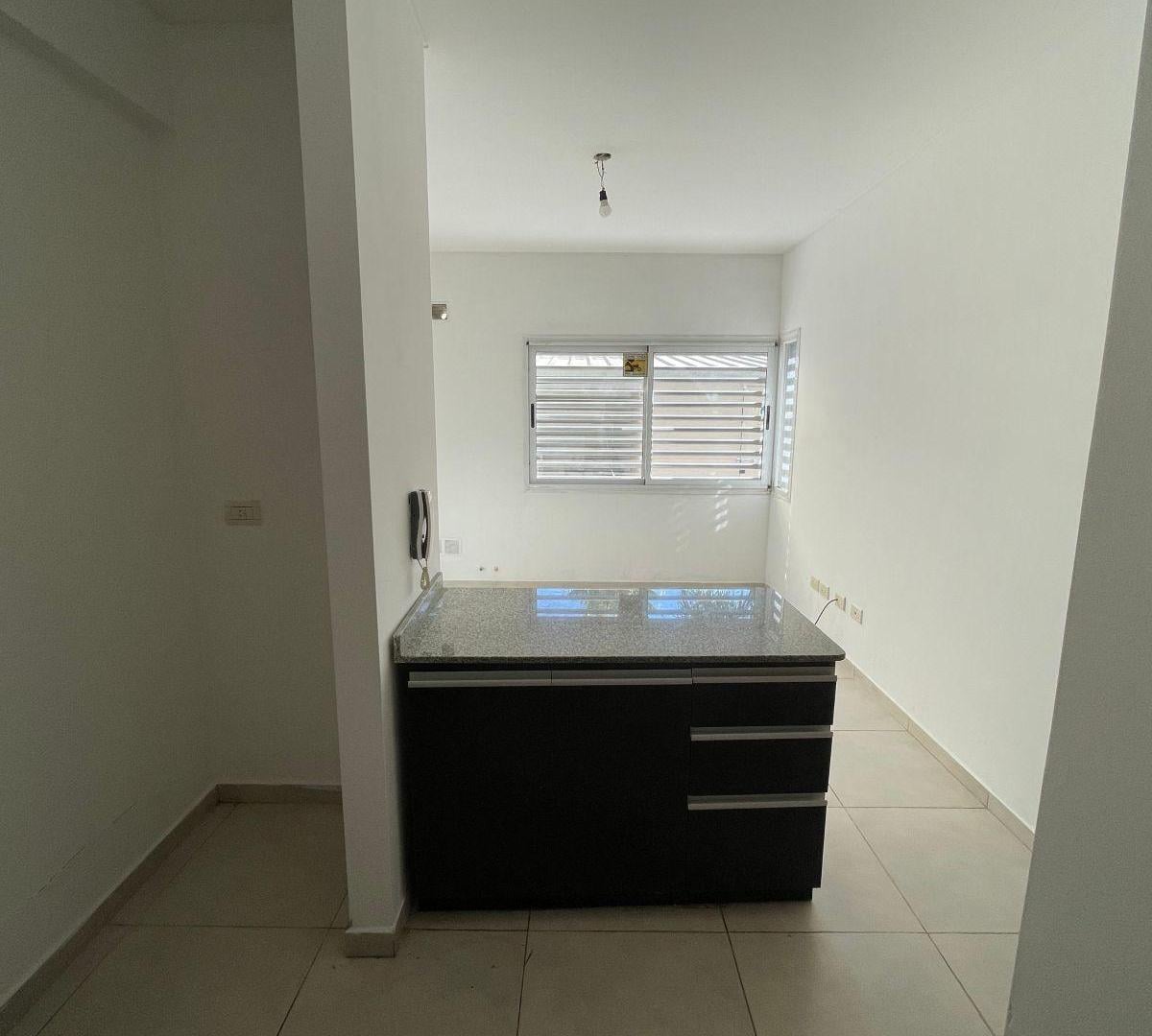 Foto de Alquiler departamento 2 ambientes Bernal, imagen 1