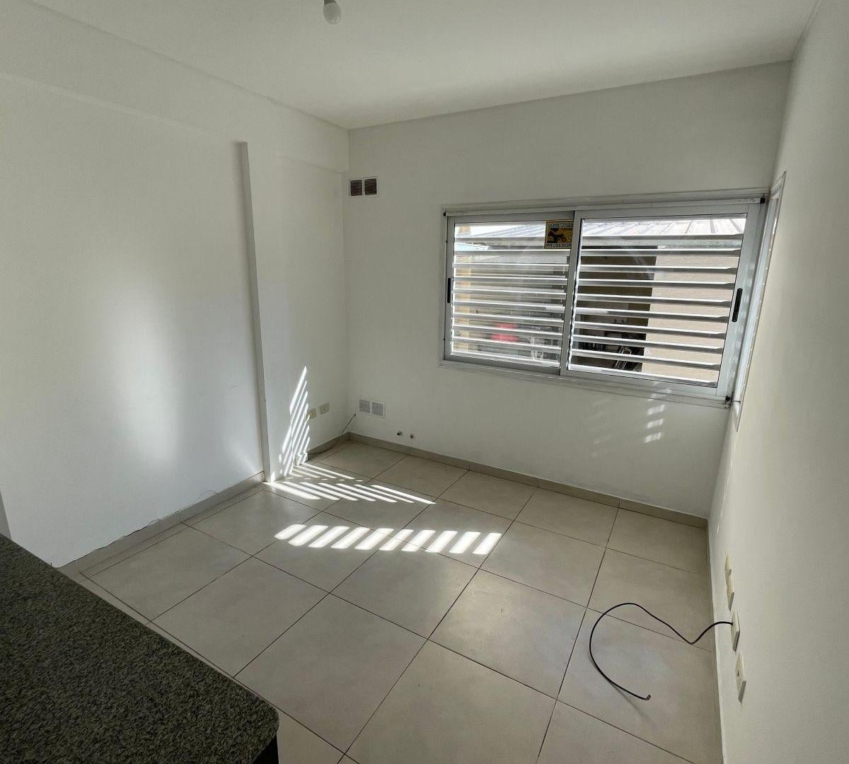 Foto de Alquiler departamento 2 ambientes Bernal, imagen 4