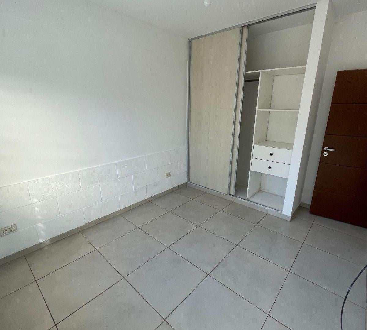 Foto de Alquiler departamento 2 ambientes Bernal, imagen 5