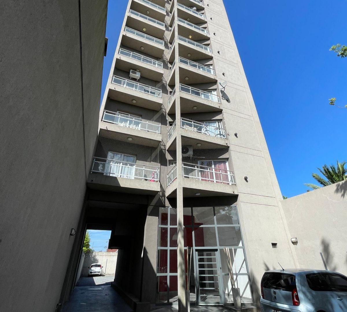 Foto de Departamento de 37 m² con 1 dormitorio en alquiler en Quilmes, imagen 1