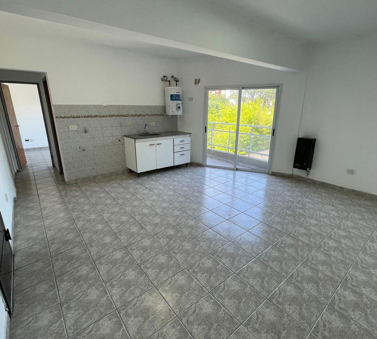 Foto de Departamento de 37 m² con 1 dormitorio en alquiler en Quilmes, imagen 2