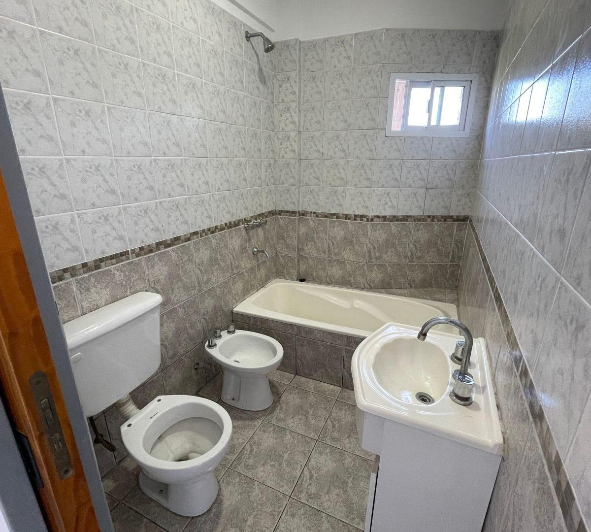 Foto de Departamento de 37 m² con 1 dormitorio en alquiler en Quilmes, imagen 3