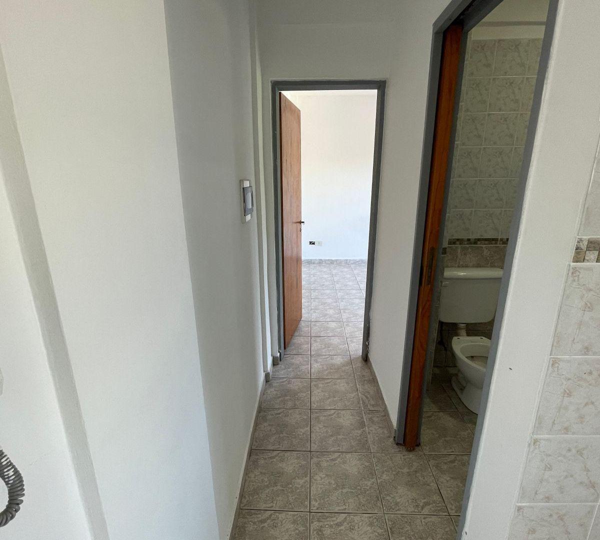 Foto de Departamento de 37 m² con 1 dormitorio en alquiler en Quilmes, imagen 5
