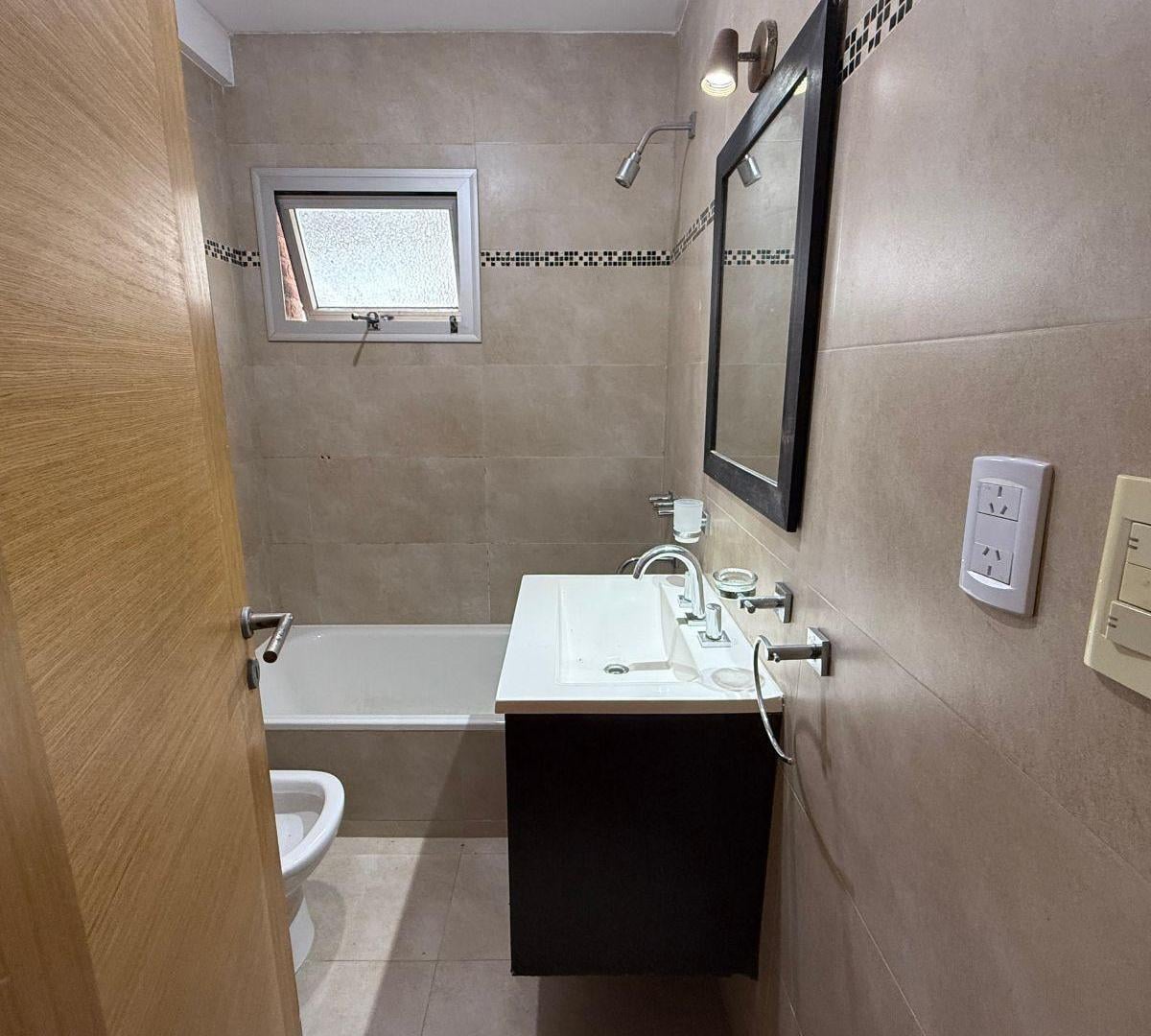 Foto de Alquiler semi piso 3 ambientes Quilmes Centro, imagen 4