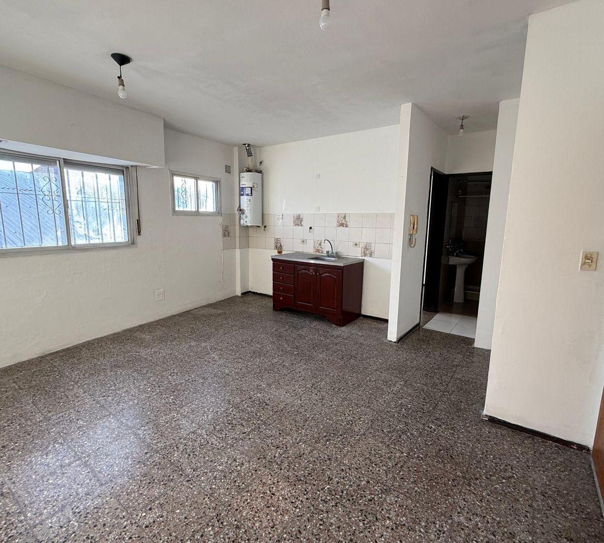 Foto de Alquiler departamento 2 ambientes Bernal Oeste, imagen 4