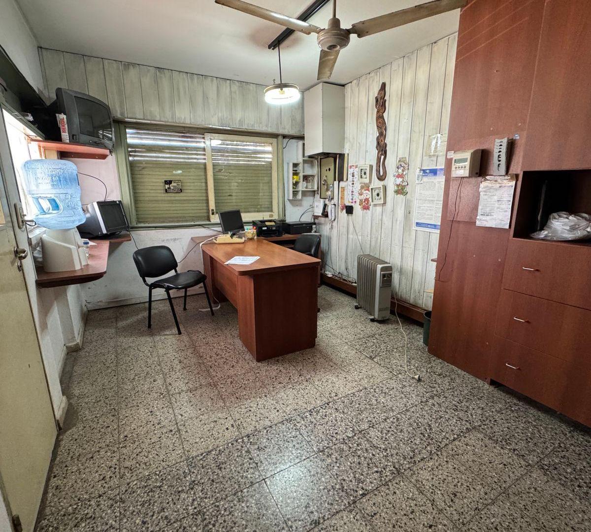 Foto de Alquiler importante galpón con oficinas Quilmes, imagen 4