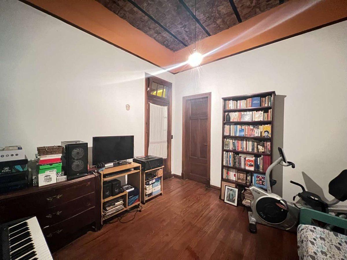 Venta Casa de 7 Amb en 2 Plantas en Almagro 2