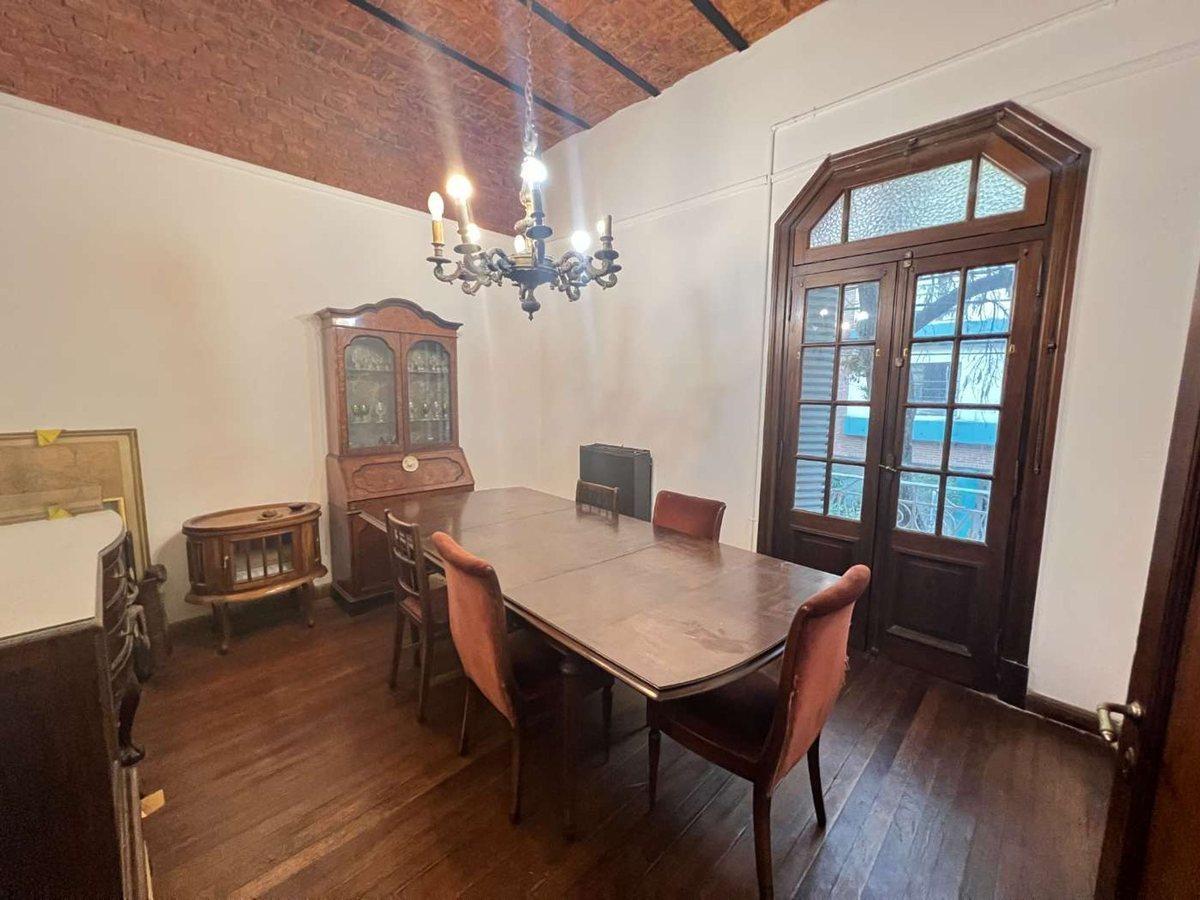 Venta Casa de 7 Amb en 2 Plantas en Almagro 4
