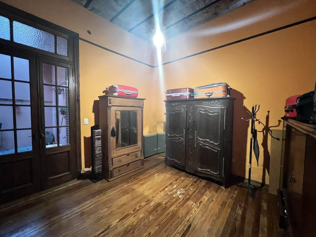 Venta Casa de 7 Amb en 2 Plantas en Almagro 3
