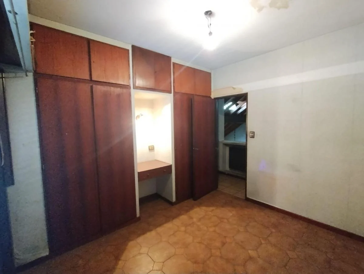 Venta, Hermoso Chalet a Refaccionar 3