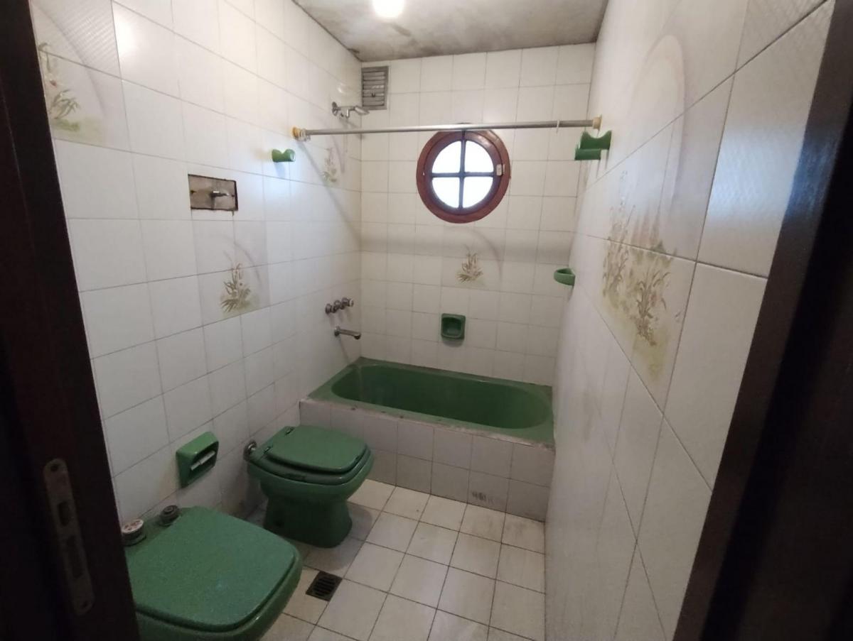Venta, Hermoso Chalet a Refaccionar 5